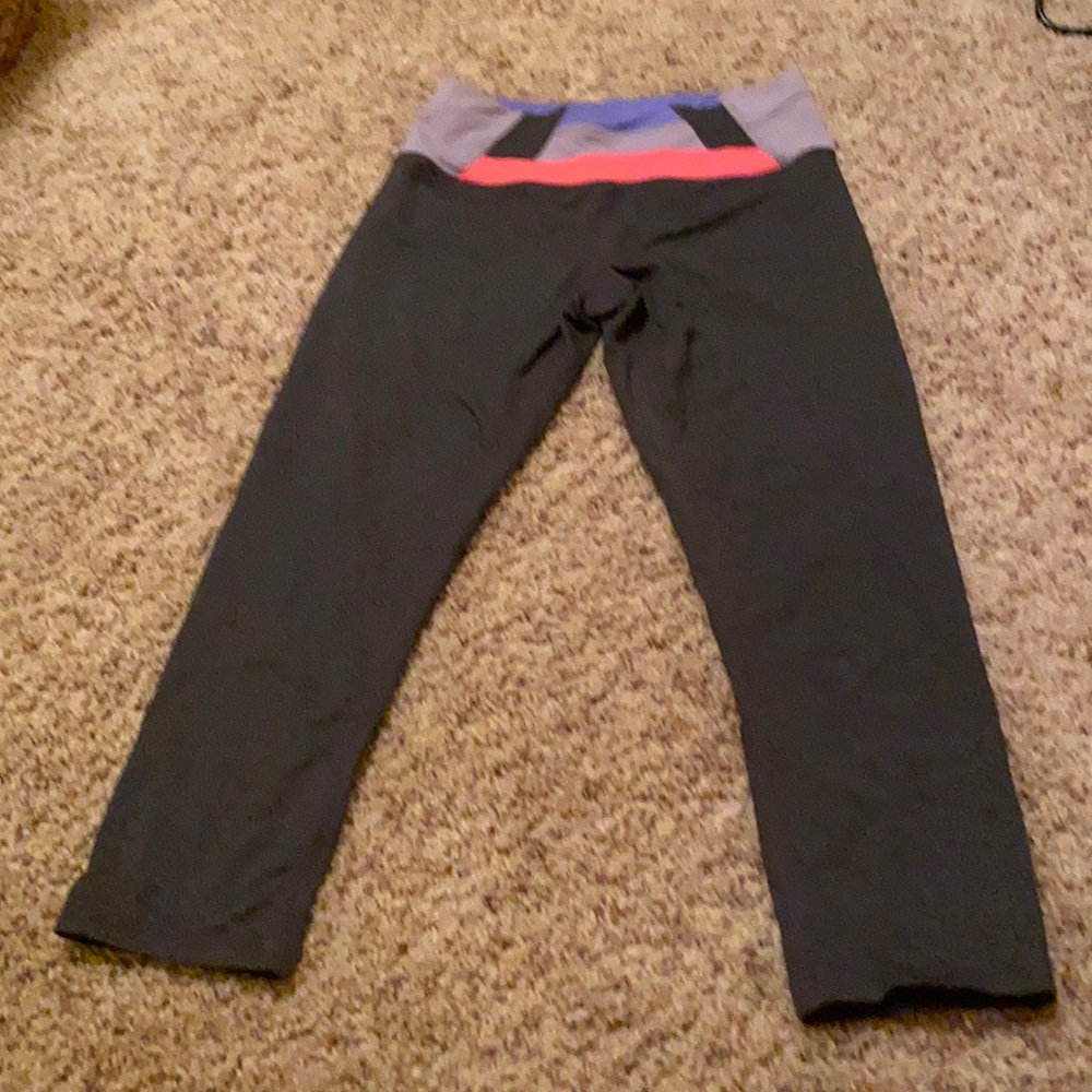 Calvin Klein Capri workout leggings